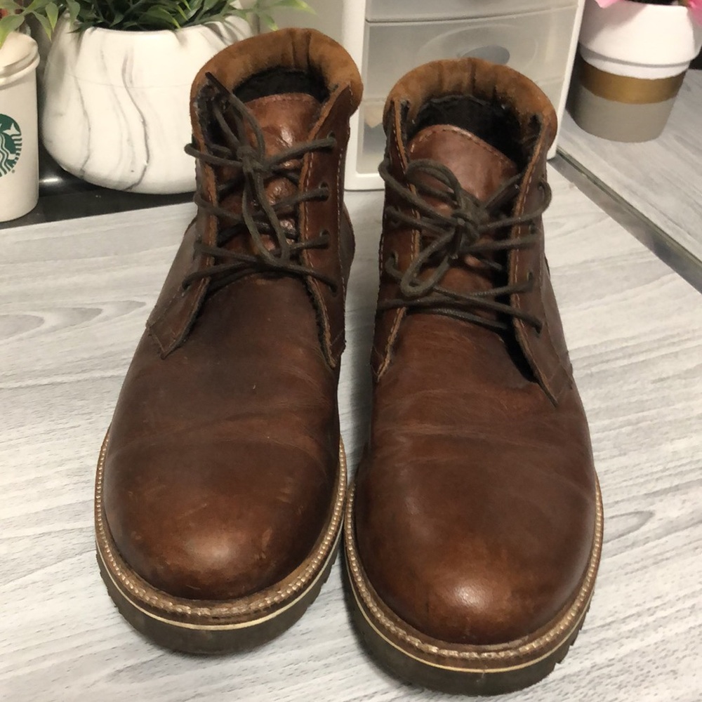 NEXT , Mens 9 , “ waxy finish Chukka boots . Genuine leather .